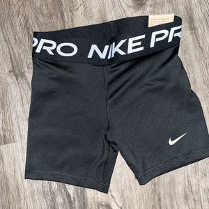 Girls Nike biker shorts